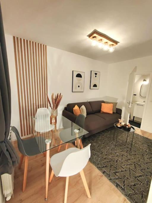 Joli Appartement Au Pied Du Tramway Bezons Exteriér fotografie