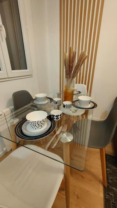 Joli Appartement Au Pied Du Tramway Bezons Exteriér fotografie