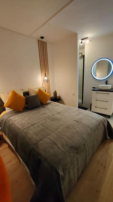 Joli Appartement Au Pied Du Tramway Bezons Exteriér fotografie